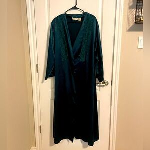 Vintage-look Victoria’s Secret robe